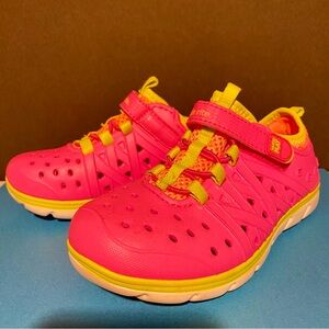 Stride Rite Phibian Pink Water Shoes Size 10